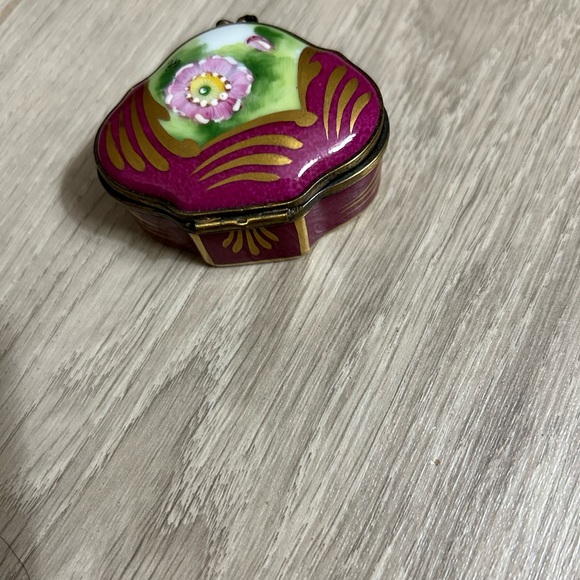 Limoges Trinket Box LaGloriette No. 145/250 Handpainted France Cranberry & Gold - Picture 3 of 11
